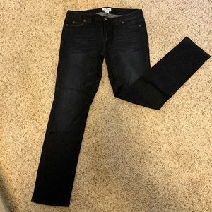 Vineyard Vines size 10 straight skinny jeans.